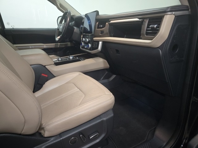 2024 Ford Expedition MAX Limited photo 4