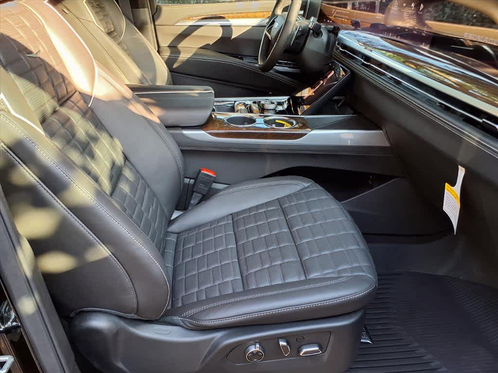 2025 Cadillac Escalade Sport Platinum photo 8
