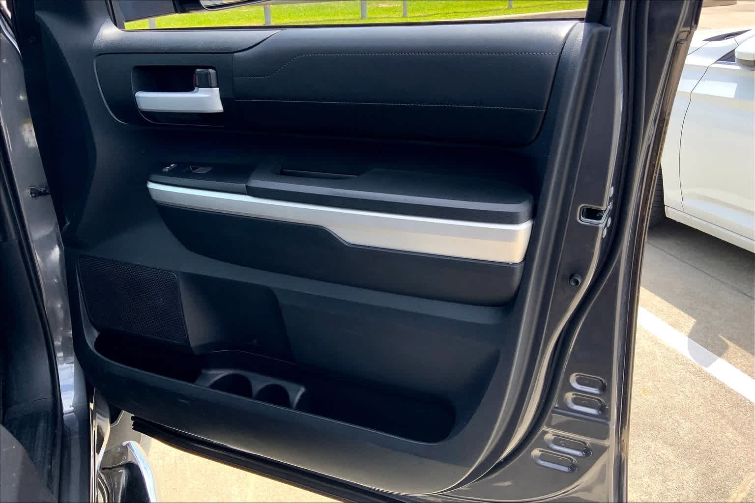 2014 Toyota Tundra Limited photo 18