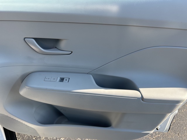 2025 Hyundai Kona SEL photo 15