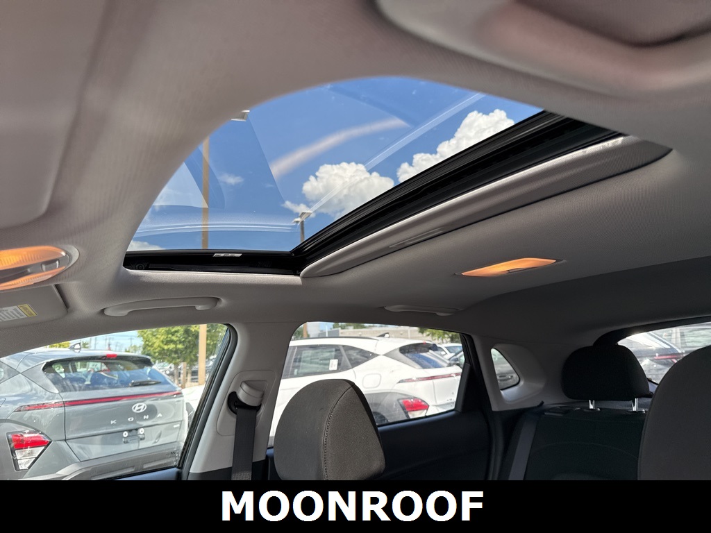 2023 Hyundai Kona SEL photo 3