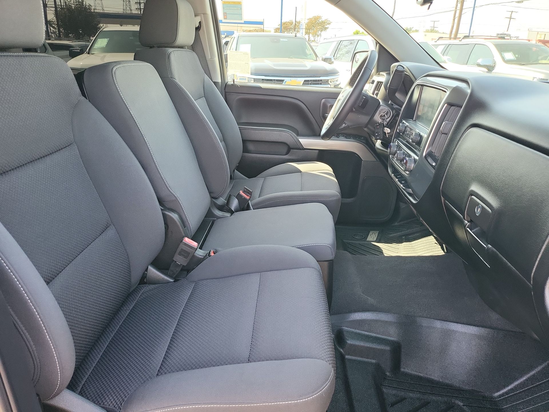 2018 Chevrolet Silverado 1500 LT photo 15