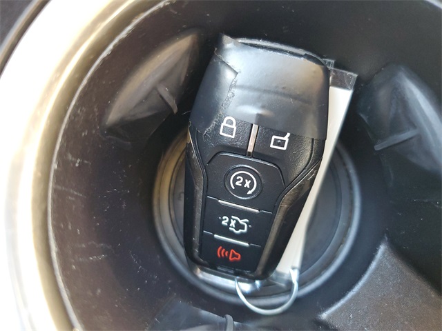 2015 Lincoln MKC Base photo 23