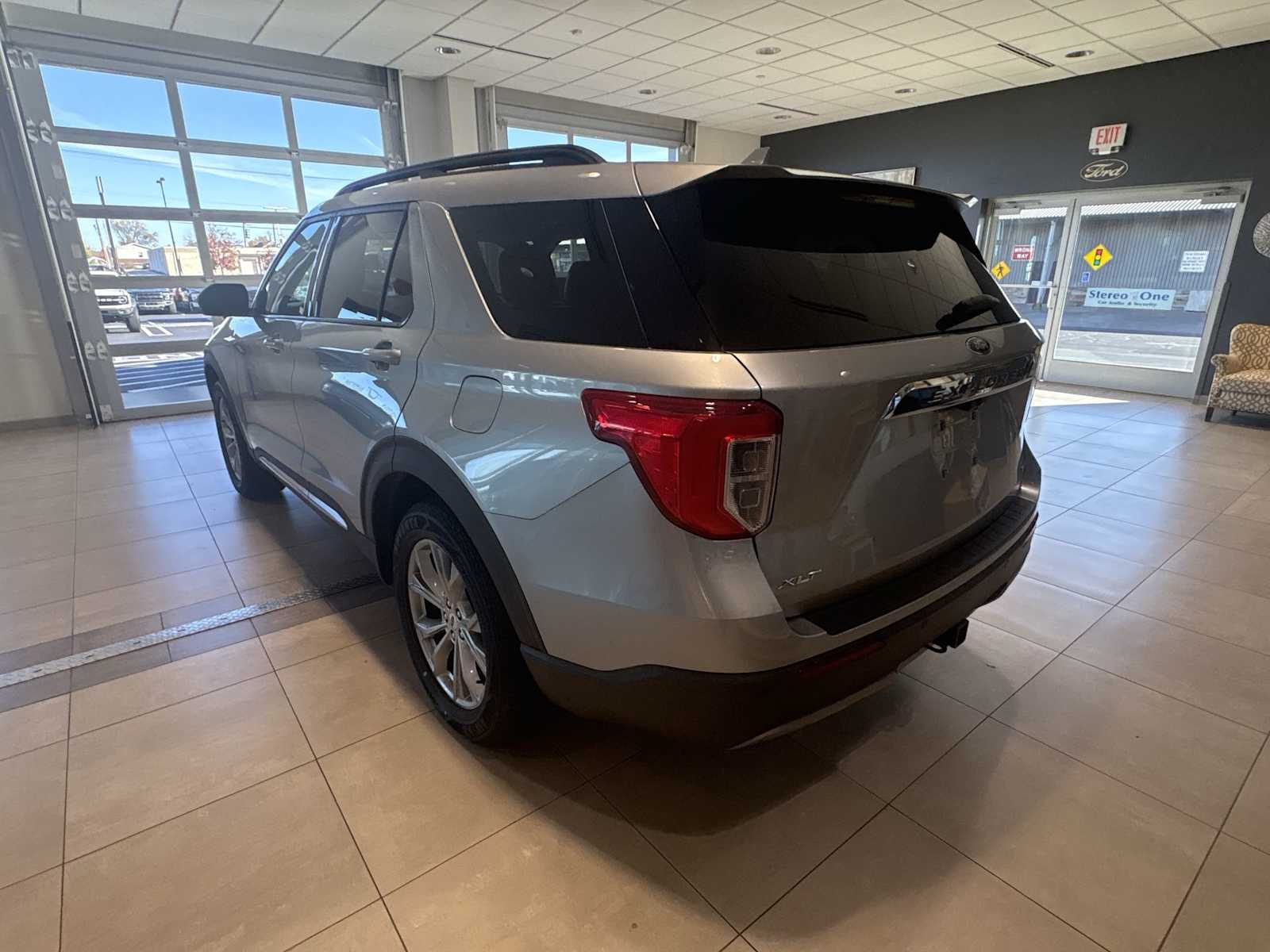 2020 Ford Explorer XLT photo 3