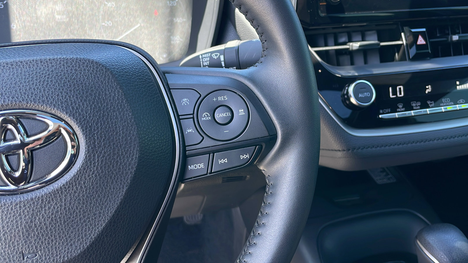 2024 Toyota Corolla Hybrid SE photo 19