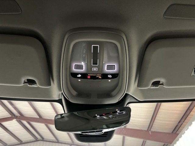 2024 Volvo V60 Cross Country B5 Plus photo 25