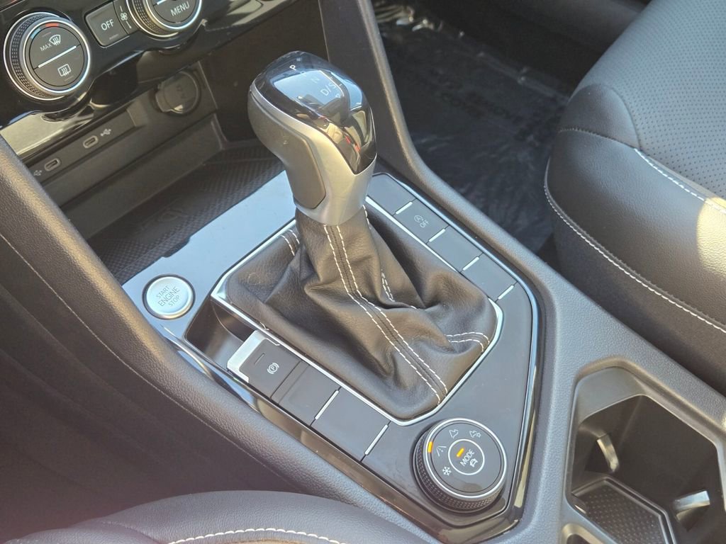 2022 Volkswagen Taos SEL photo 22