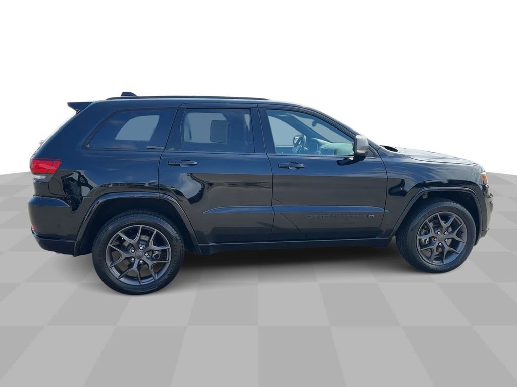 2021 Jeep Grand Cherokee Anniversary Edition photo 6