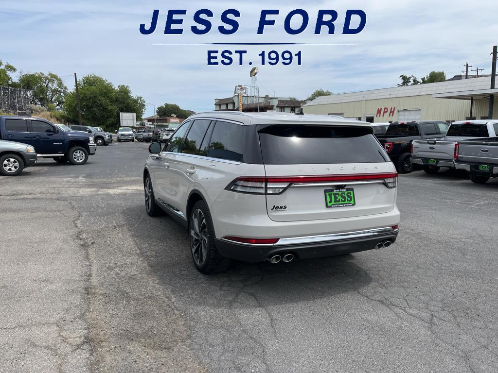 2023 Lincoln Aviator Reserve photo 2
