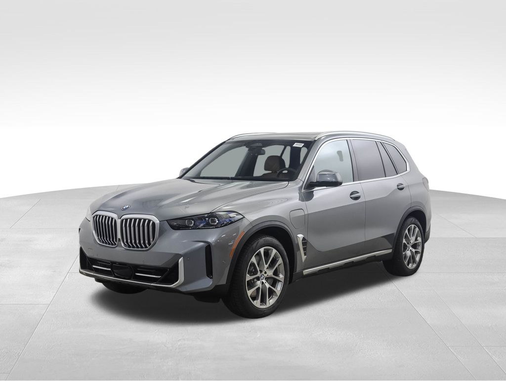2026 BMW X5 50e's photo