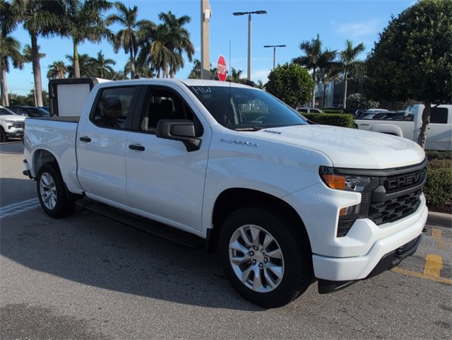 2026 Chevrolet Silverado Custom photo 2