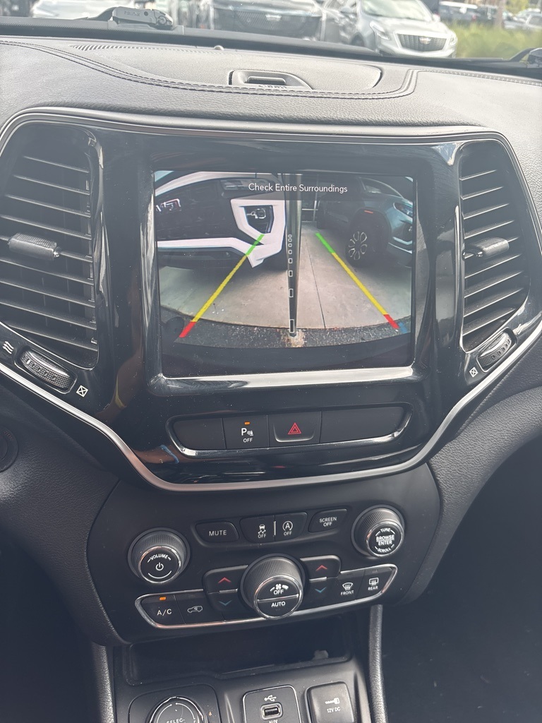 2019 Jeep Cherokee Limited photo 13