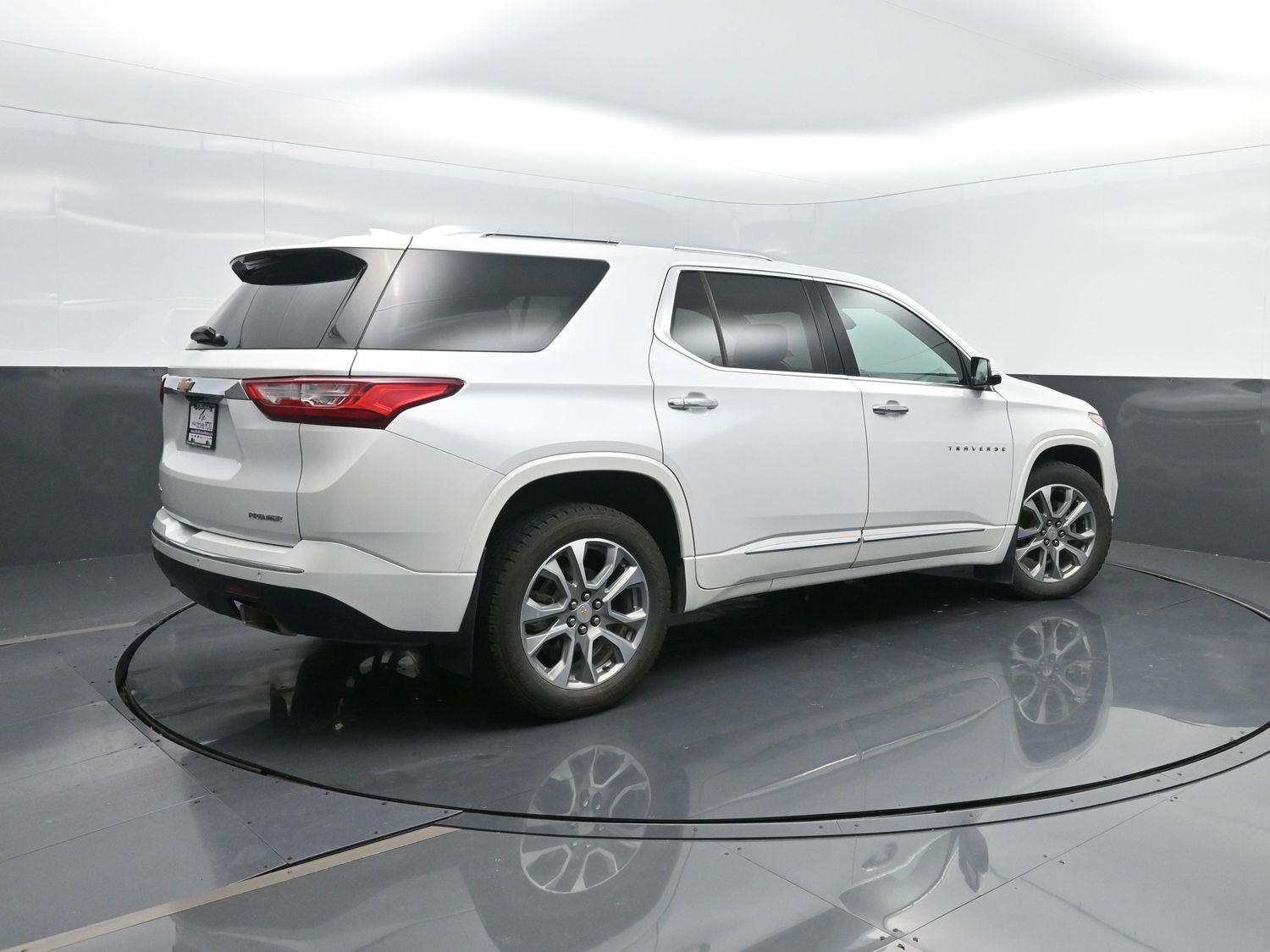 2020 Chevrolet Traverse Premier photo 2