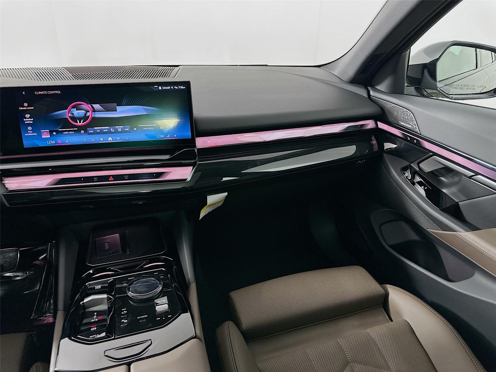 2026 Bmw 550e xDrive photo 25