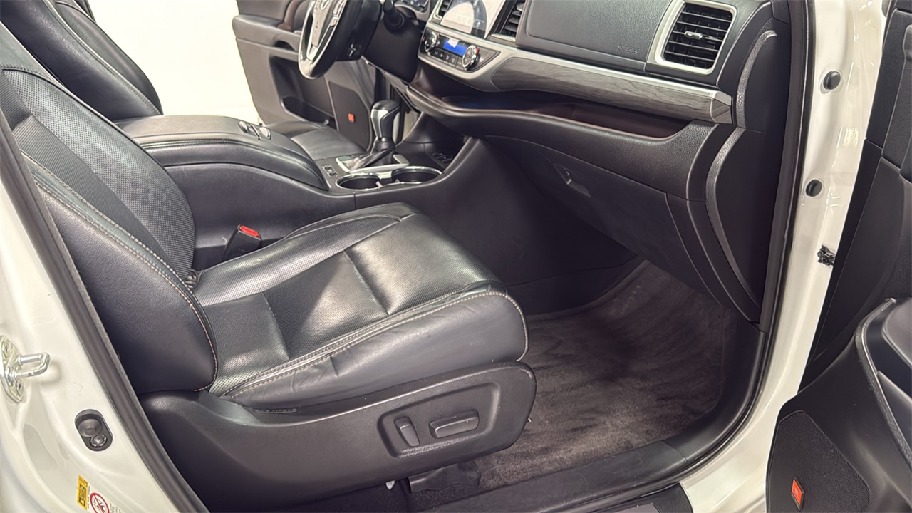 2018 Toyota Highlander Limited photo 19