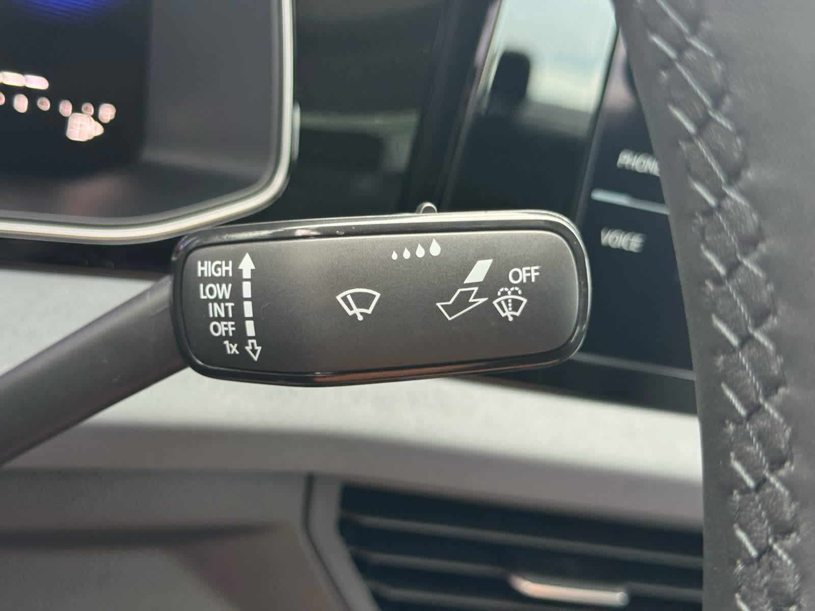 2025 Volkswagen Jetta SE photo 14