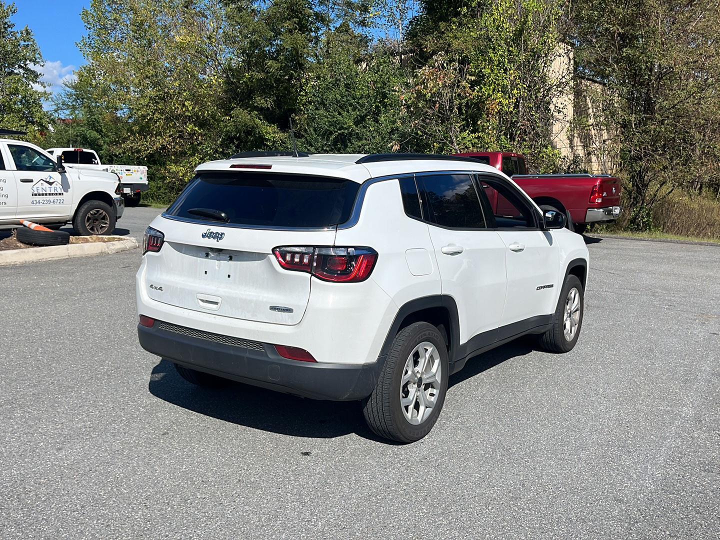 2025 Jeep Compass Latitude photo 4