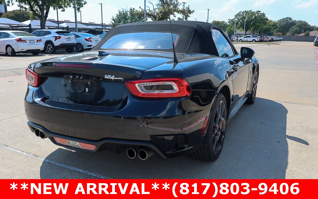 2020 Fiat 124 Spider Abarth photo 2