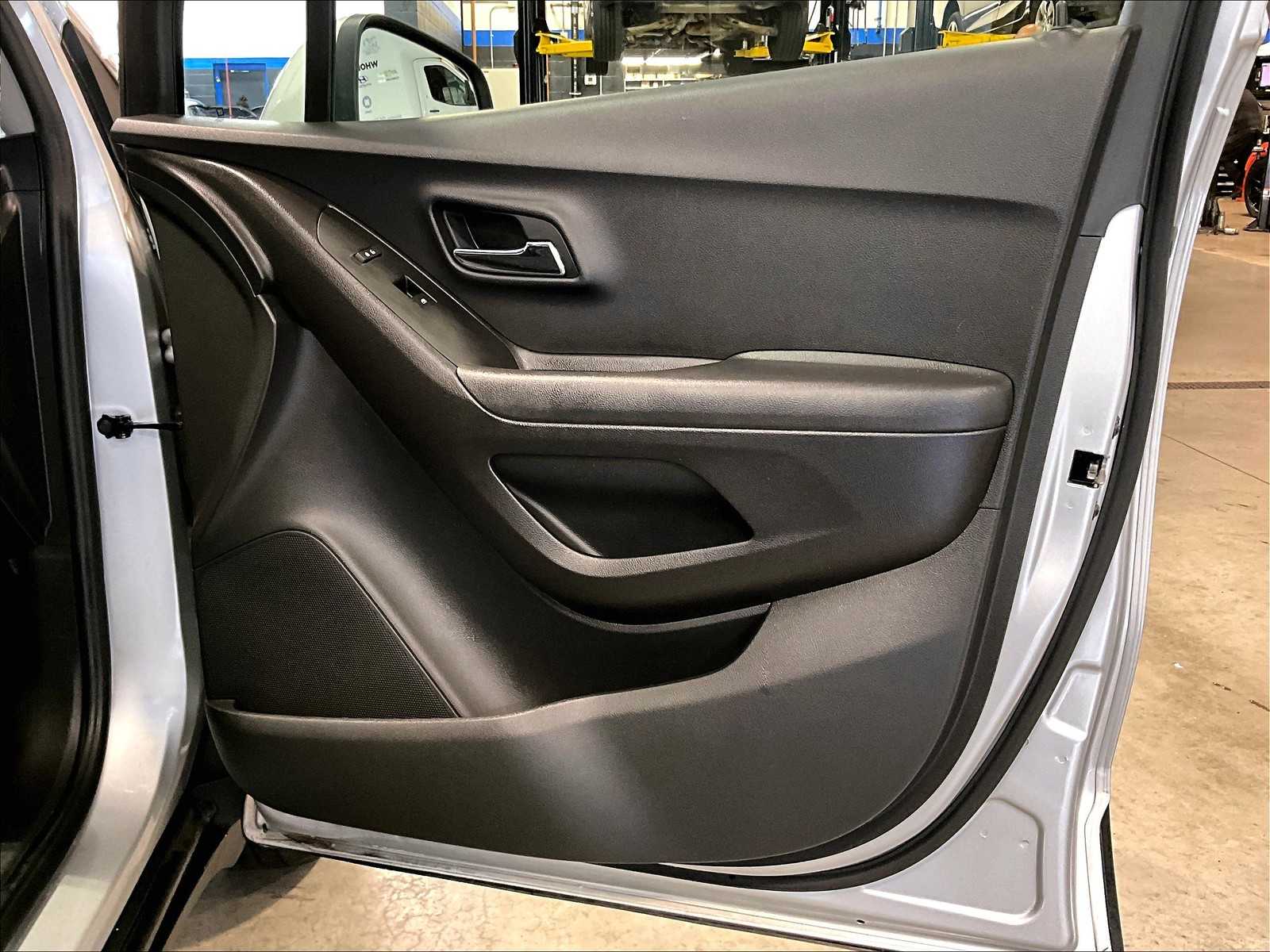 2019 Chevrolet Trax LT photo 12