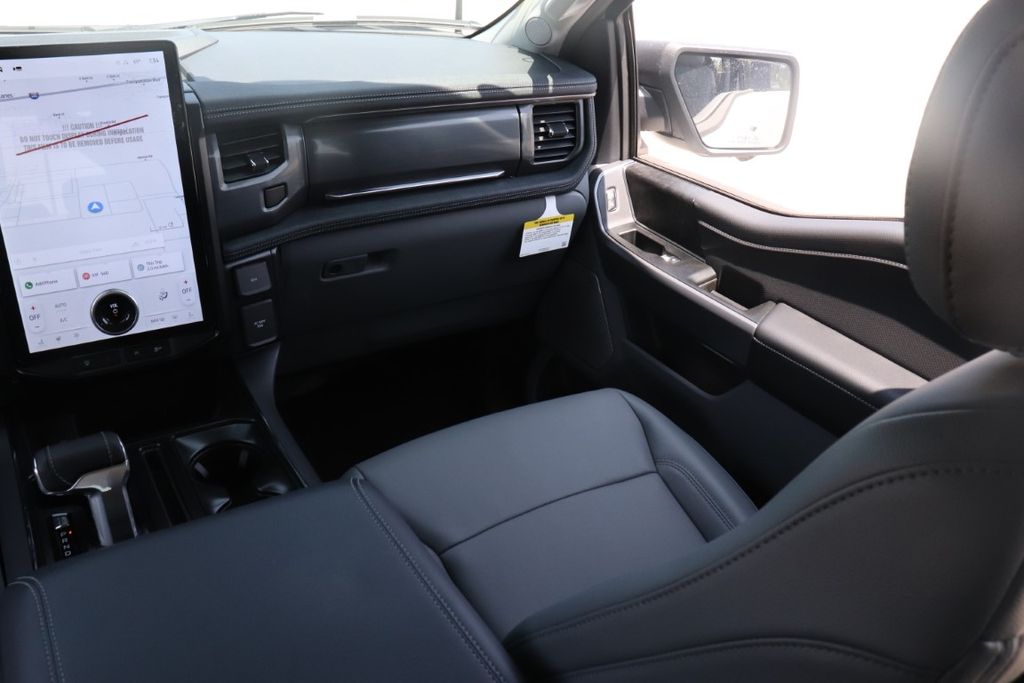 2025 Ford F-150 Lightning photo 12