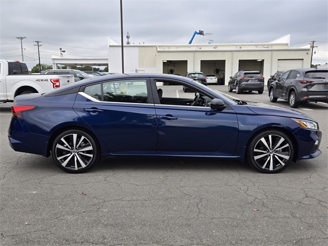2022 Nissan Altima 2.5 SR photo 2