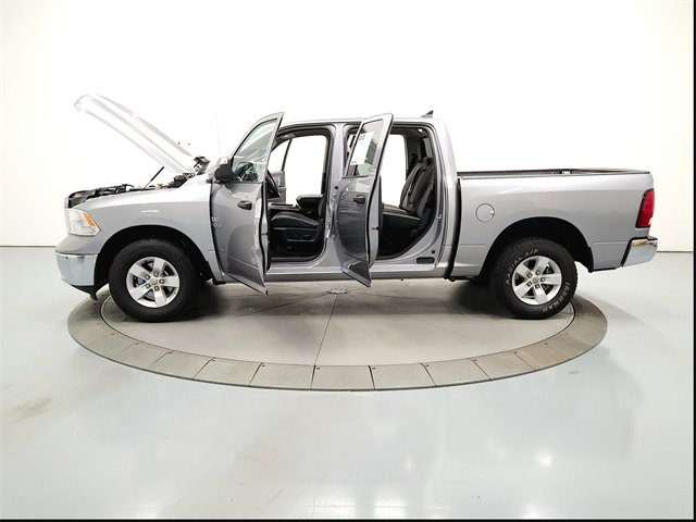 2023 Ram 1500 Classic SLT photo 3