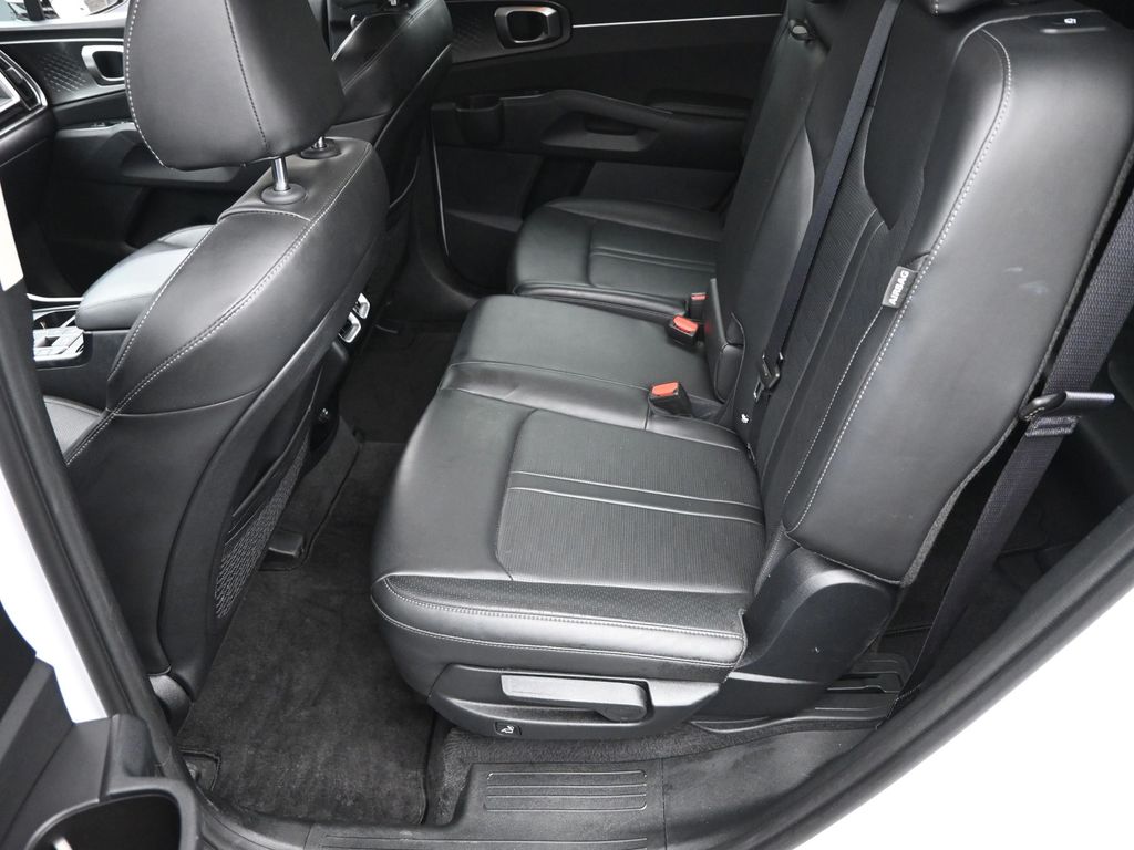 2024 Kia Sorento S photo 8