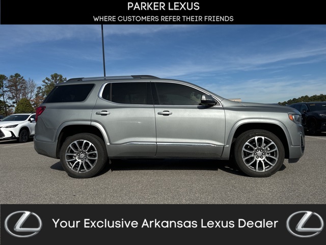2023 GMC Acadia Denali's photo