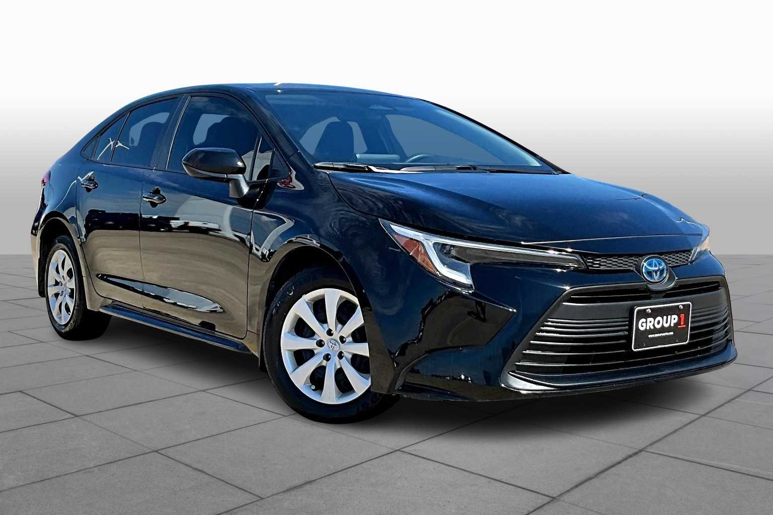 2024 Toyota Corolla Hybrid LE photo 2