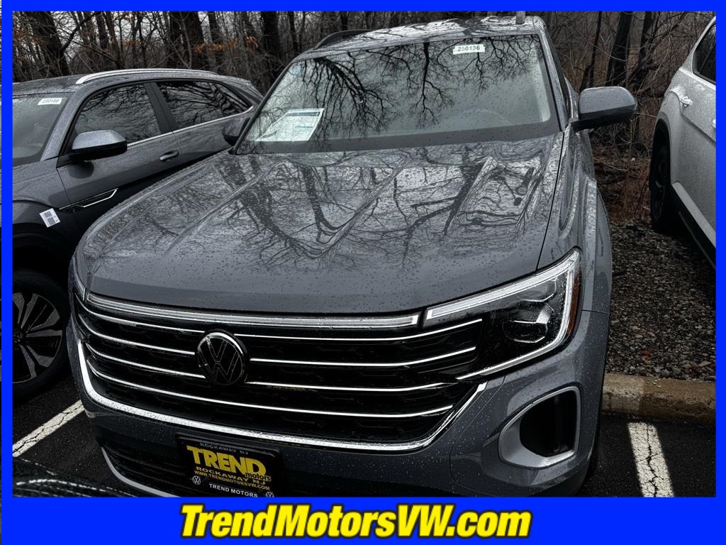 2025 Volkswagen Atlas SE Technology photo 2