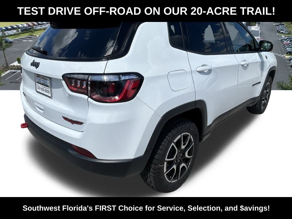 2025 Jeep Compass Trailhawk photo 4