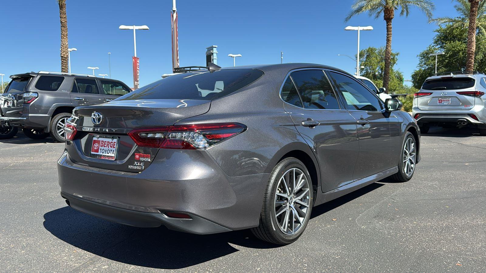 2023 Toyota Camry Hybrid XLE photo 7