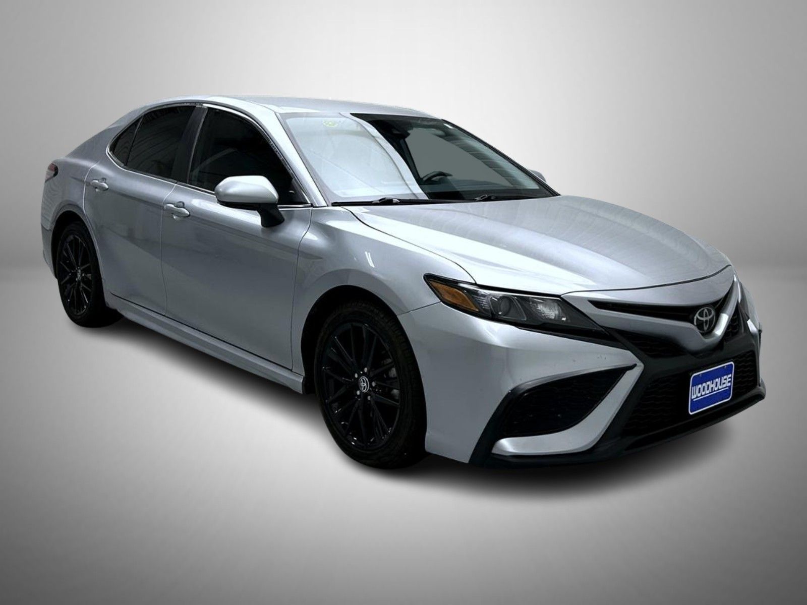 2024 Toyota Camry SE photo 3