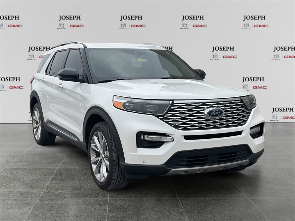 2023 Ford Explorer Platinum's photo