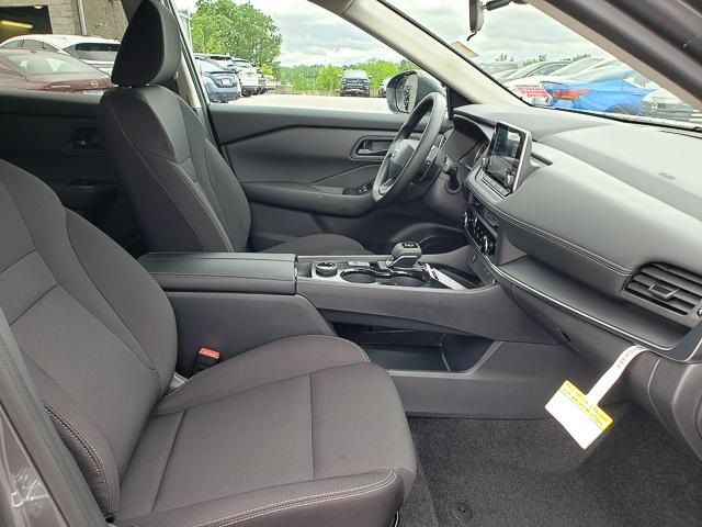 2025 Nissan Rogue S photo 25