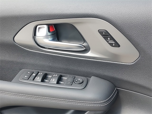 2026 Chrysler Pacifica photo 24