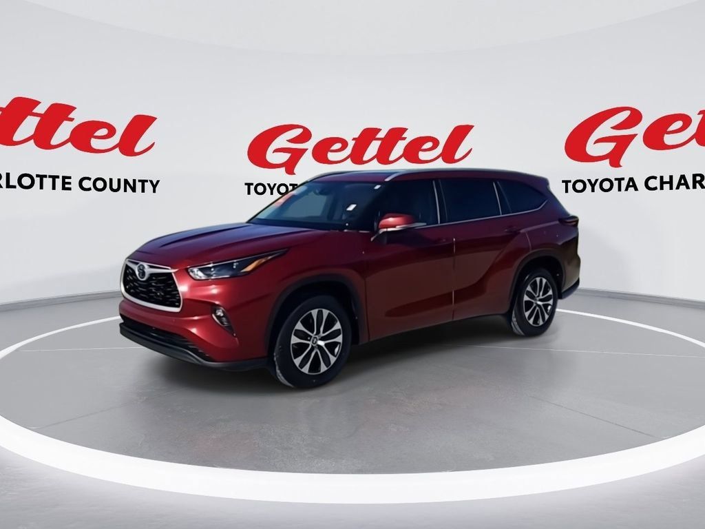 2023 Toyota Highlander XLE photo 4