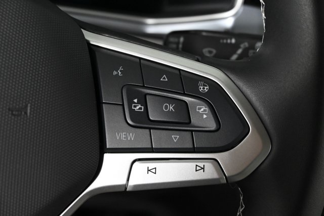 2025 Volkswagen Taos SE photo 19