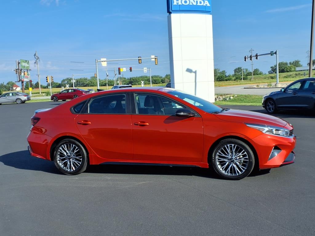 2023 Kia Forte GT-Line photo 2