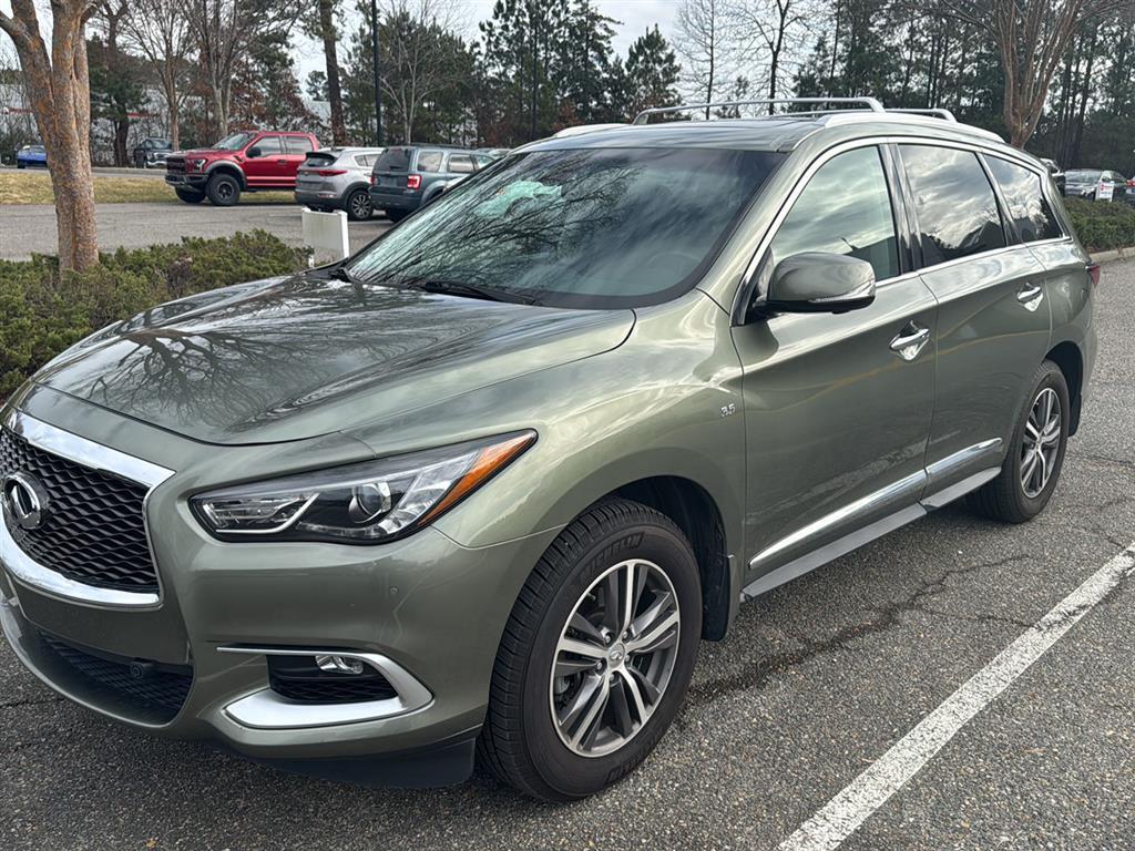 2016 INFINITI QX60 Base's photo