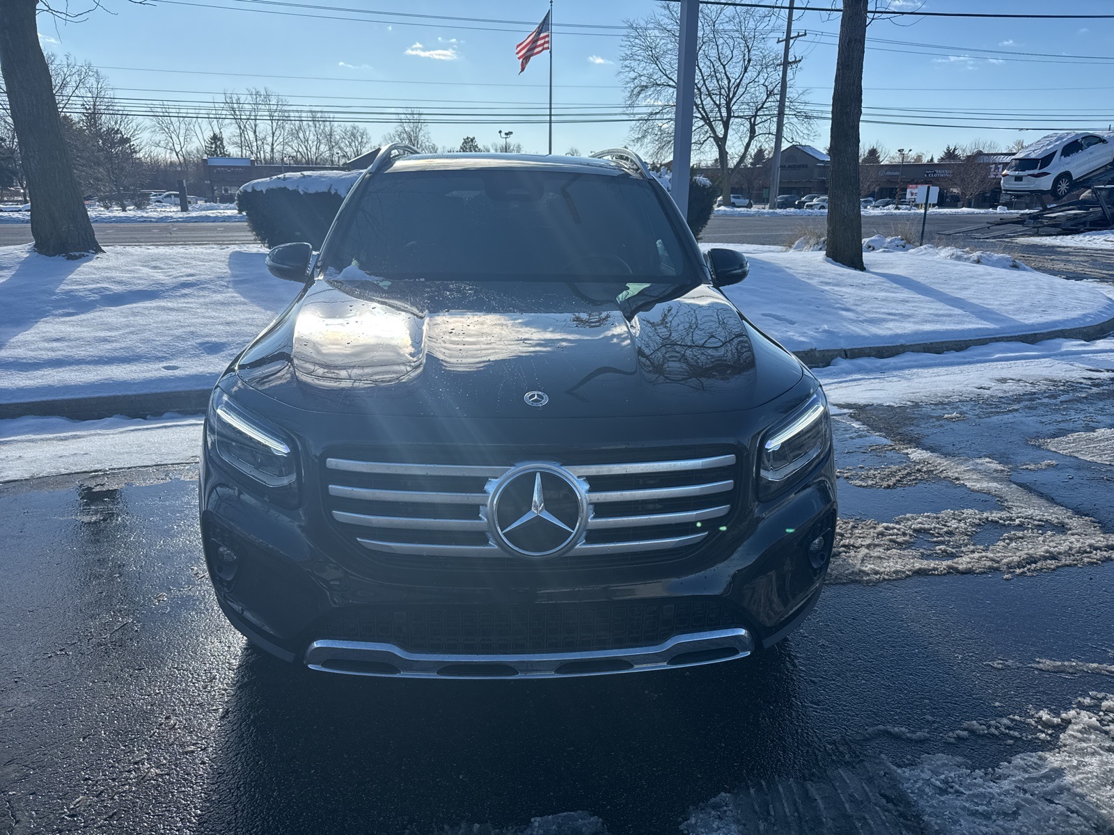 2024 Mercedes Benz GLB 250 4MATIC photo 2