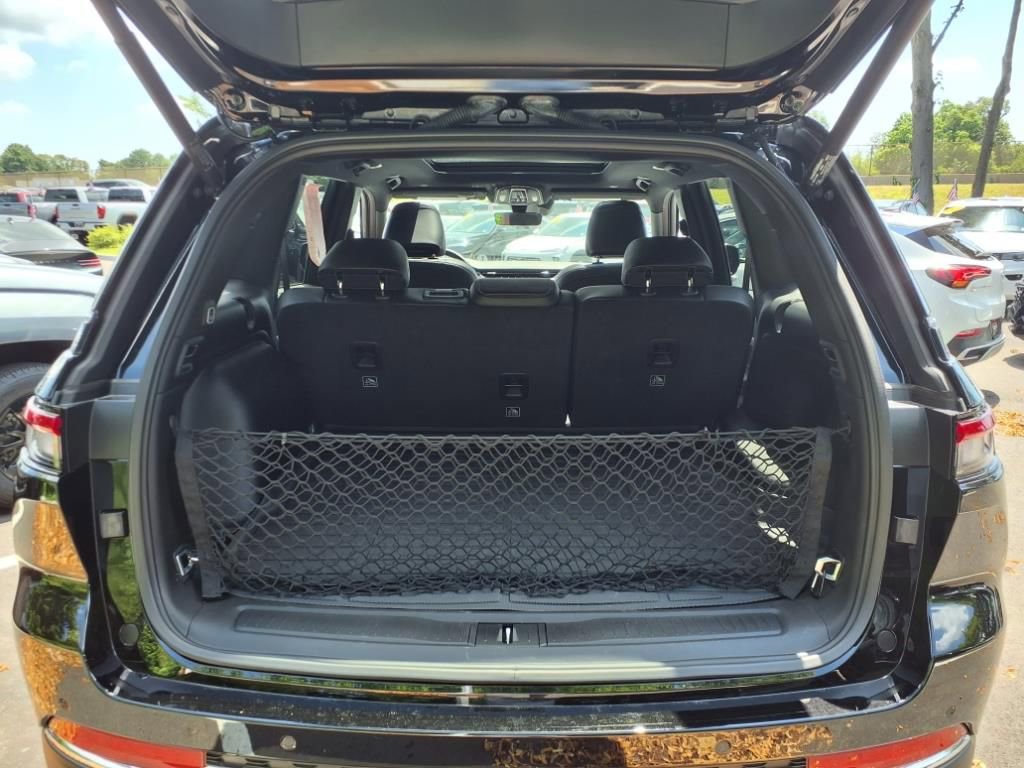 2025 Jeep Grand Cherokee Limited photo 11