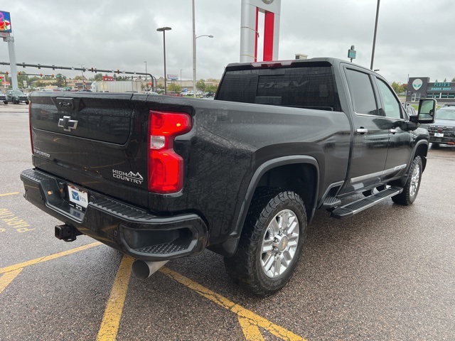 2024 Chevrolet Silverado 2500HD High Country photo 3