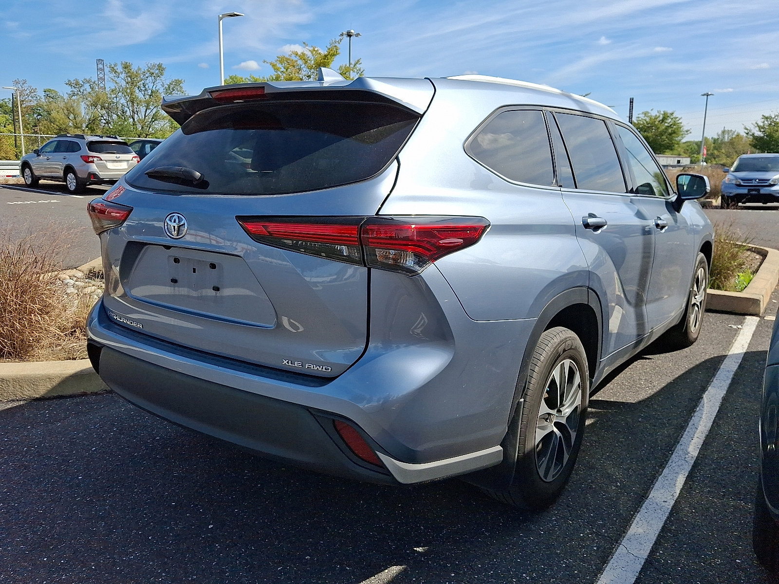 2022 Toyota Highlander XLE photo 3