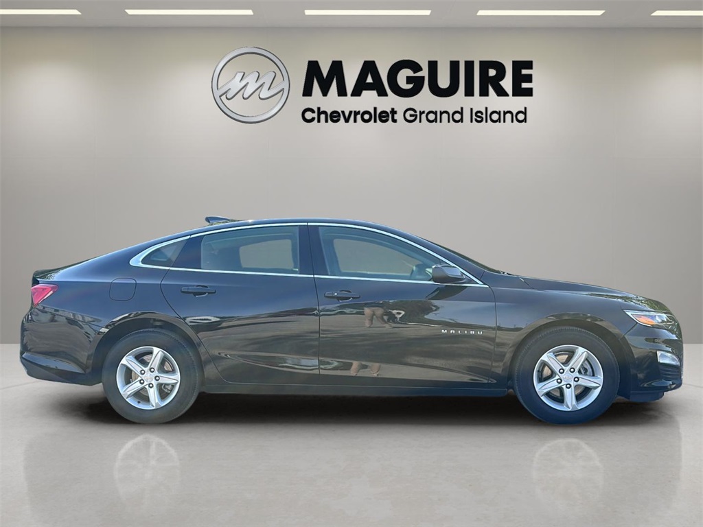 2024 Chevrolet Malibu LS photo 2