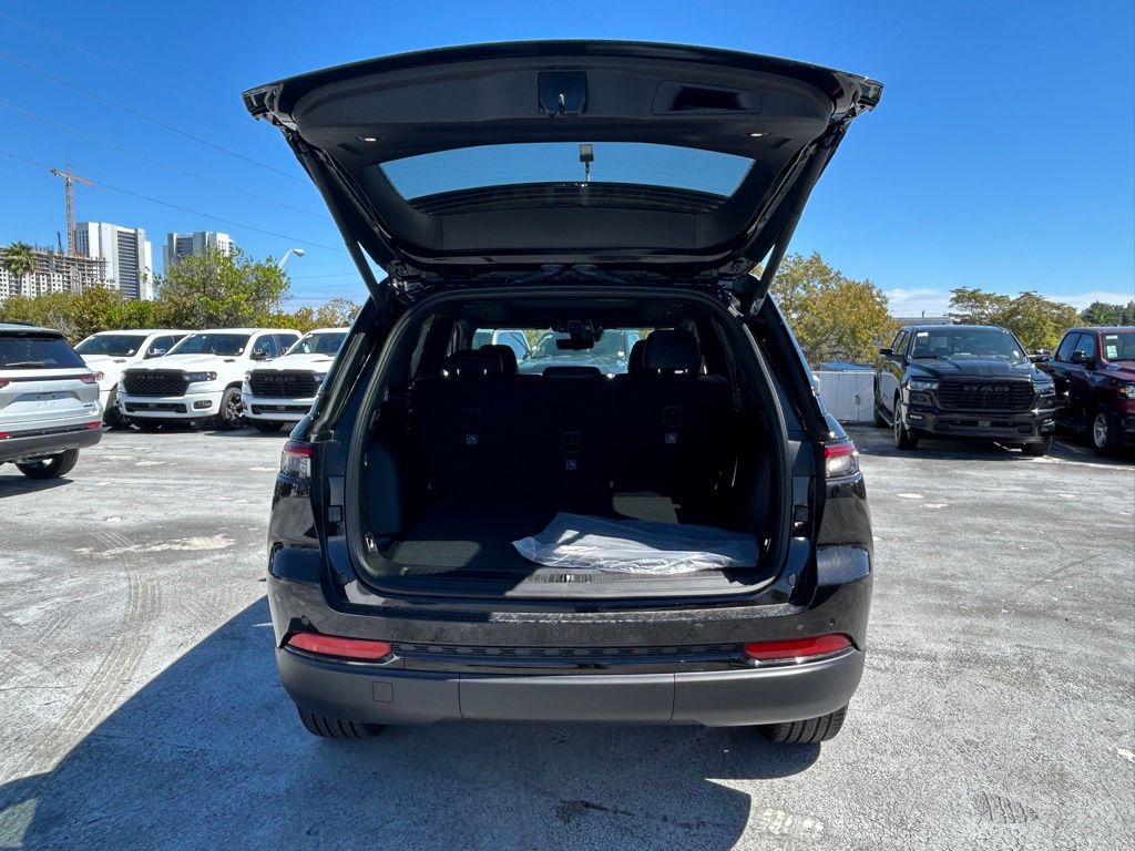 2025 Jeep Grand Cherokee Limited photo 33