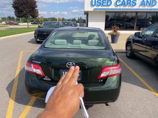 2011 Toyota Camry LE photo 5