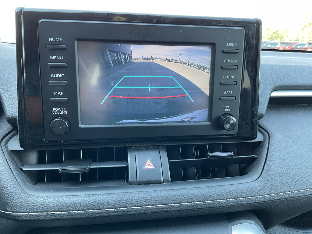 2019 Toyota RAV4 LE photo 17