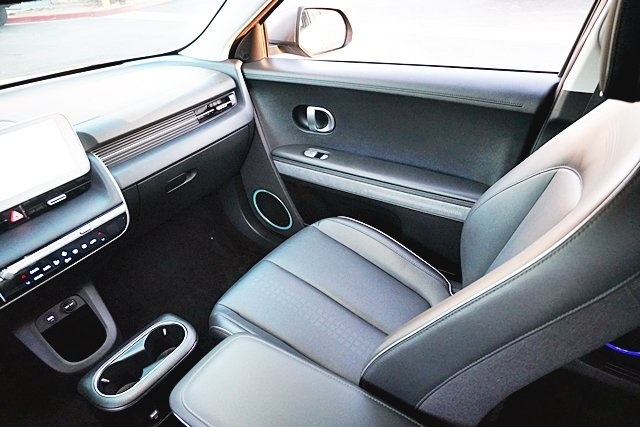 Used 2023 Gray Hyundai SEL image 19