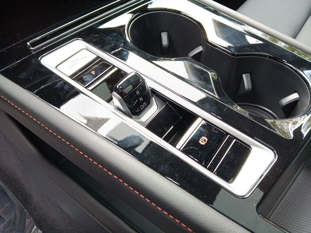 2025 Volkswagen Atlas Peak Edition photo 21